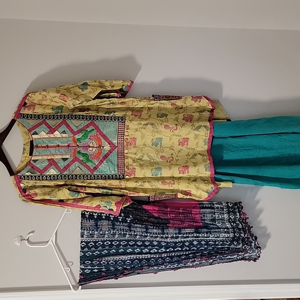 3-piece set (Salwar Kameez)Embroidered Tunic , Blue Salwar, and Dupatta . Medium